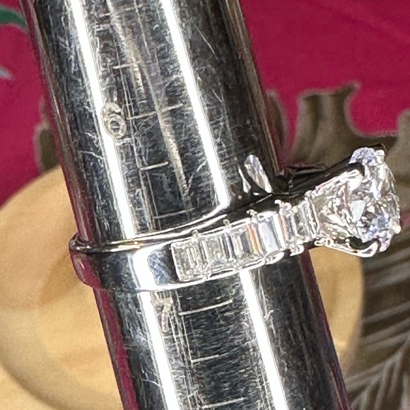 R9. Swarovski Round & Baguette Crystals Elegant Silver Rhodium Plated Ring - Picture 3 of 5